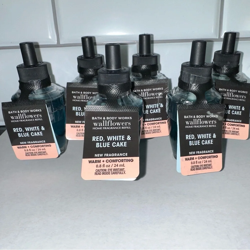 4 B&BW Red White & Blue Cake Wallflower Refills - Picture 2 of 5